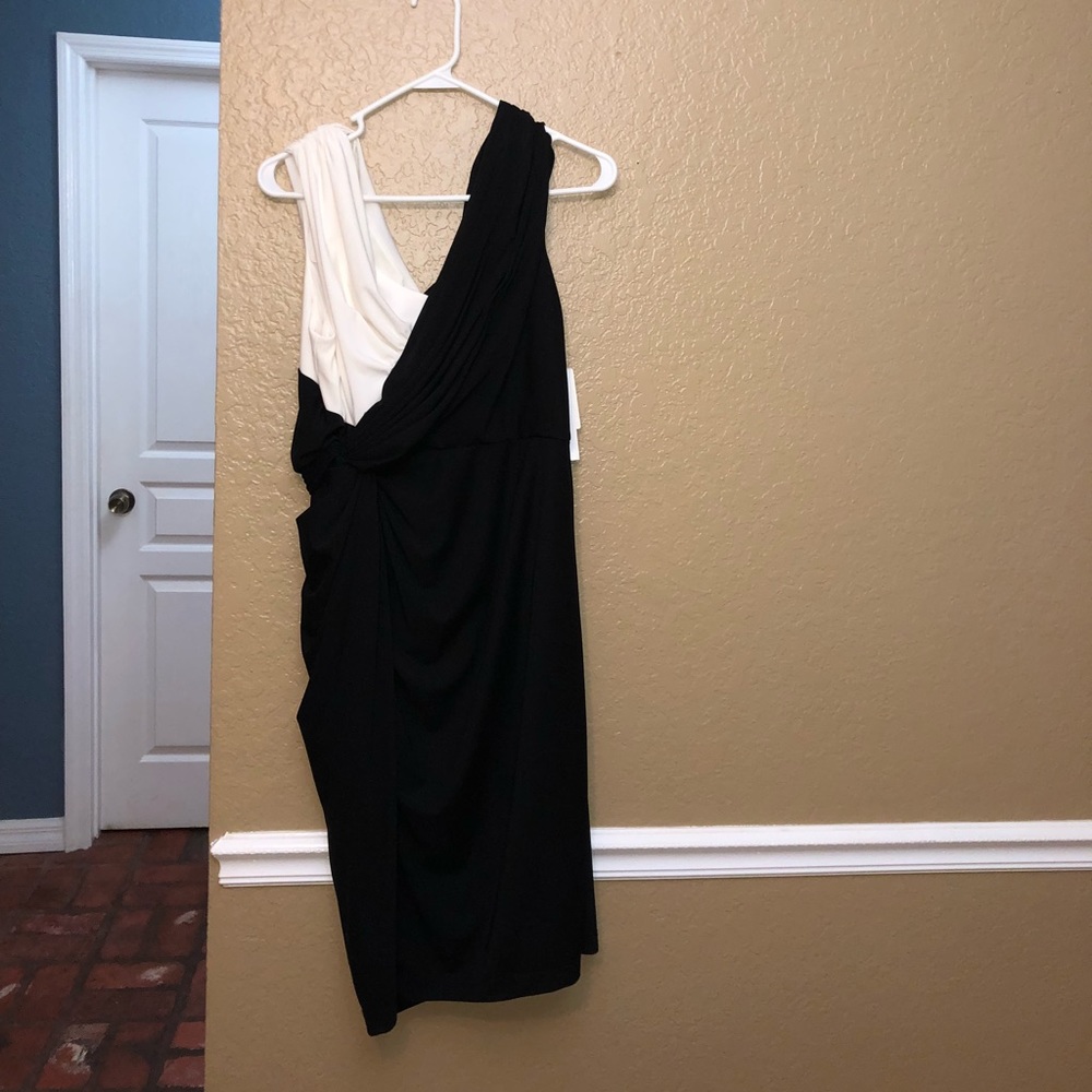 Adrianna Papell Black/white dress NWT
